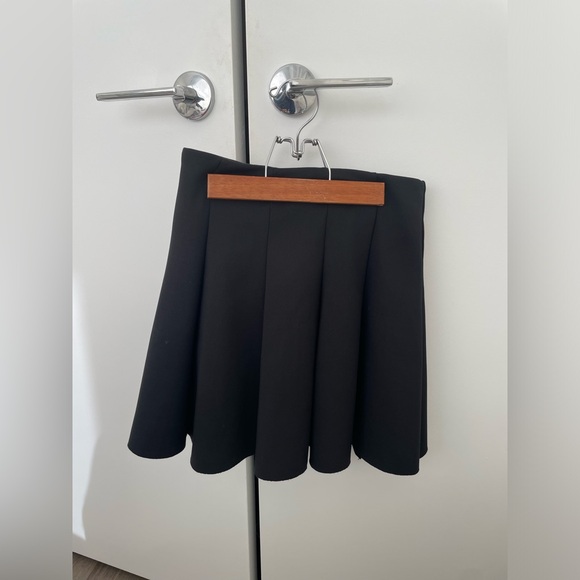 Top Shop Black Mini Skater Skirt - Picture 2 of 4